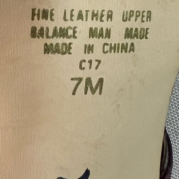 Ann Marino purple suede heel mules size 7M - Picture 11 of 11